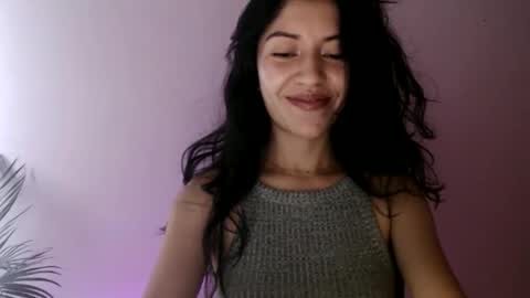 oliviaaa__ online show from May 28, 4:37 pm