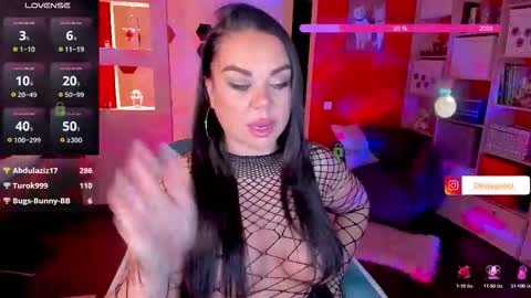 Oliviagoold online show from October 10, 9:25 pm