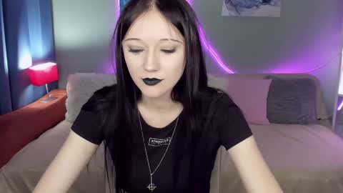 Snapshot of oliviagorgeous chatting on May 18, 11:27 am OliviaGorgeous online show from May 18, 11:27 am