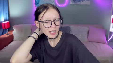 Snapshot of oliviagorgeous chatting on June 2, 1:24 pm OliviaGorgeous online show from June 2, 1:24 pm