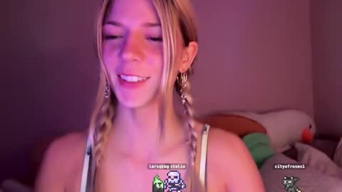 Olivia online show from November 19, 4:12 am