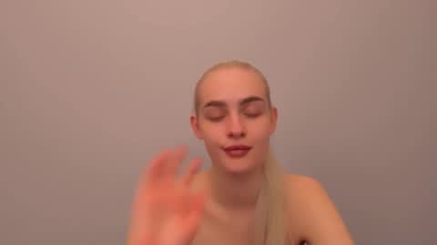 oliviaBeauty online show from December 21, 9:11 pm