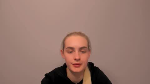 oliviaBeauty online show from February 26, 5:45 pm