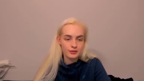 oliviaBeauty online show from March 11, 9:32 pm