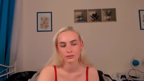 oliviaBeauty online show from April 13, 6:24 pm