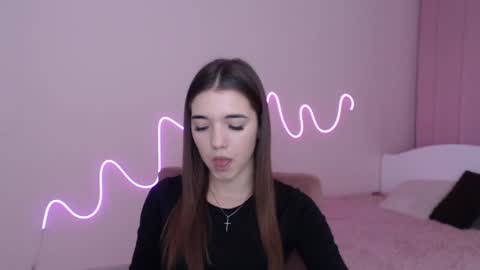 Snapshot of olivialimm chatting on December 3, 9:01 pm Olivia online show from December 3, 9:01 pm