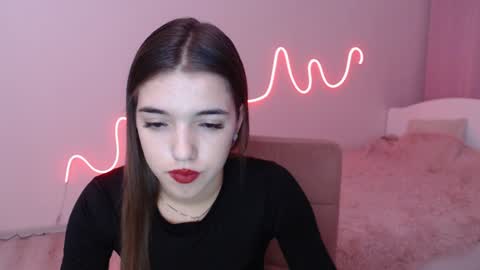 Snapshot of olivialimm chatting on December 8, 6:28 pm Olivia online show from December 8, 6:28 pm