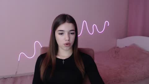 Snapshot of olivialimm chatting on December 12, 2:33 pm Olivia online show from December 12, 2:33 pm