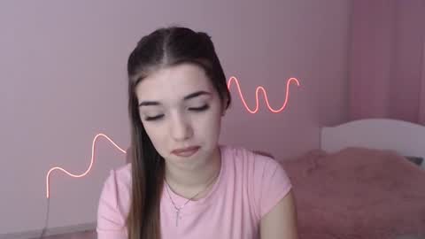 Snapshot of olivialimm chatting on December 20, 6:13 pm Olivia online show from December 20, 6:13 pm