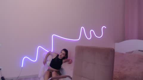 Snapshot of olivialimm chatting on January 9, 9:37 pm Olivia online show from January 9, 9:37 pm