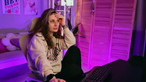 Liv online show from October 31, 9:10 am