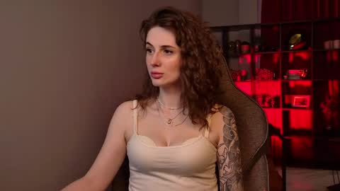 Snapshot of oliviamcclean chatting on May 27, 1:02 am Liv online show from May 27, 1:02 am