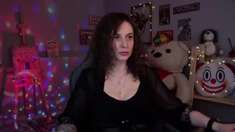 Snapshot of oliviamcclean chatting on May 28, 9:17 am Liv online show from May 28, 9:17 am