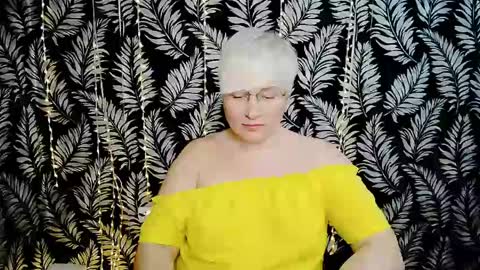 Kelly online show from May 25, 10:32 am
