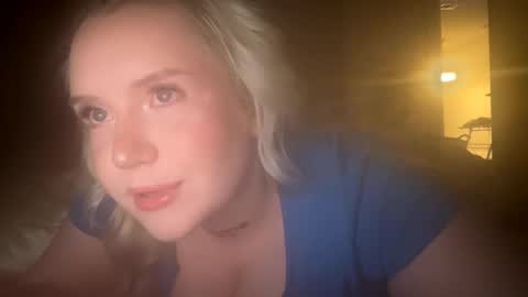 Snapshot of oliviaskies chatting on October 1, 7:36 am Olivia baby  online show from October 1, 7:36 am