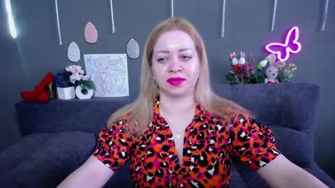 Oliviaverr online show from March 29, 6:35 am