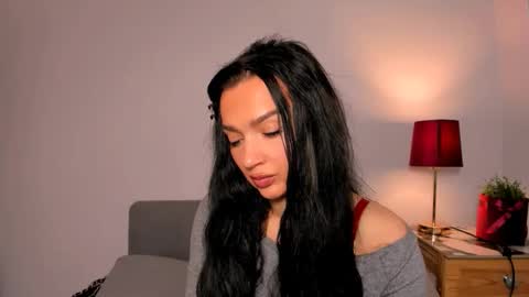 OliviaWomen online show from January 8, 8:05 am