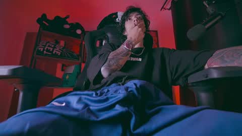     online show from April 8, 12:32 am