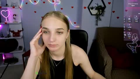 Snapshot of ollivia_dream chatting on May 8, 6:30 am Ollivia online show from May 8, 6:30 am