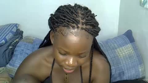 ollleina online show from February 4, 5:35 am