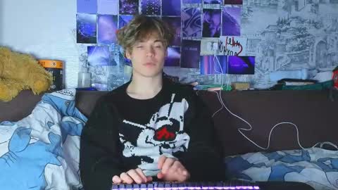 Tony online show from February 9, 8:24 pm