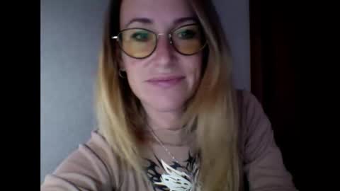 olyra11 online show from October 6, 9:29 am