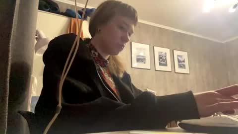 Eva online show from May 23, 12:31 pm