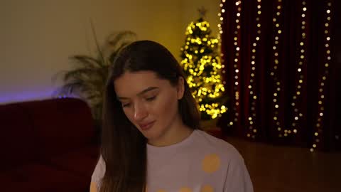 Snapshot of omiliver chatting on December 4, 7:01 pm    or    online show from December 4, 7:01 pm