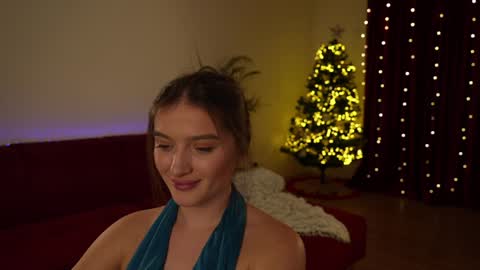 Snapshot of omiliver chatting on December 17, 9:38 pm    or    online show from December 17, 9:38 pm