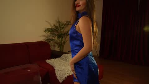 Snapshot of omiliver chatting on January 10, 6:17 pm    or    online show from January 10, 6:17 pm