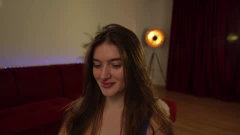 Snapshot of omiliver chatting on February 8, 9:36 pm    or    online show from February 8, 9:36 pm