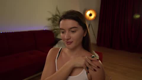 Snapshot of omiliver chatting on February 10, 6:35 pm    or    online show from February 10, 6:35 pm