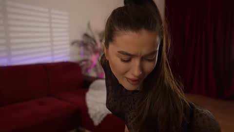 Snapshot of omiliver chatting on February 23, 7:17 pm    or    online show from February 23, 7:17 pm