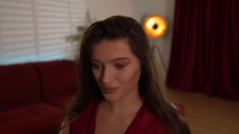 Snapshot of omiliver chatting on March 3, 7:06 pm    or    online show from March 3, 7:06 pm