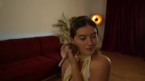 Snapshot of omiliver chatting on March 5, 7:17 pm    or    online show from March 5, 7:17 pm