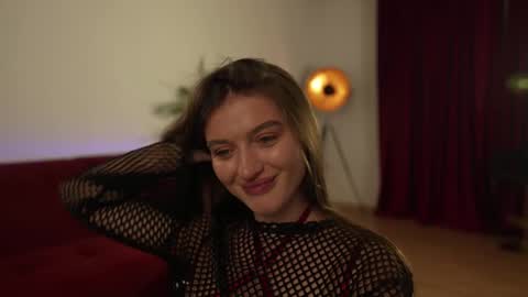 Snapshot of omiliver chatting on March 11, 10:31 pm    or    online show from March 11, 10:31 pm