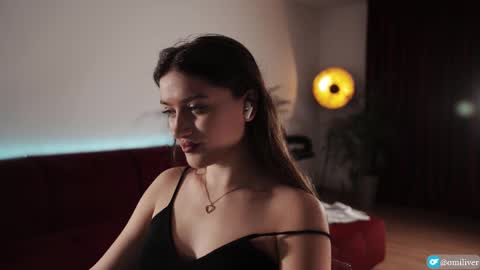 Snapshot of omiliver chatting on October 2, 5:53 pm    or    online show from October 2, 5:53 pm