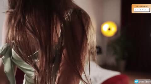 Snapshot of omiliver chatting on October 3, 5:54 pm    or    online show from October 3, 5:54 pm