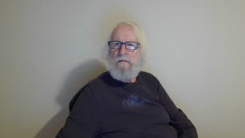 Somewhere over the rainbow online show from January 15, 8:26 pm