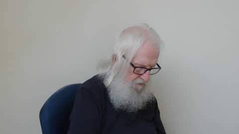 Snapshot of onanister chatting on April 28, 5:12 am Somewhere over the rainbow online show from April 28, 5:12 am