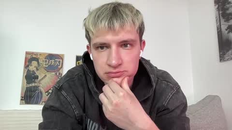 couple Lu sexy chick in middle and Jimmyblonde our friend Brianglasses online show from March 8, 10:32 am