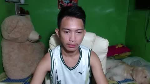 Snapshot of onebigloadxxx chatting on December 17, 11:17 am Wyn Will serve you and be your slave online show from December 17, 11:17 am