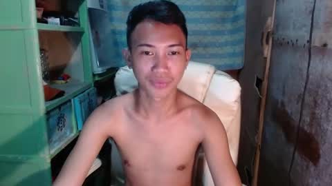 Snapshot of onebigloadxxx chatting on December 27, 9:28 am Wyn Will serve you and be your slave online show from December 27, 9:28 am