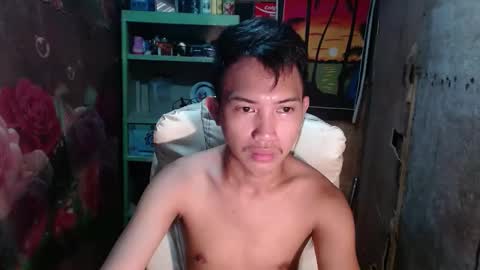 Snapshot of onebigloadxxx chatting on January 8, 11:43 am Wyn Will serve you and be your slave online show from January 8, 11:43 am