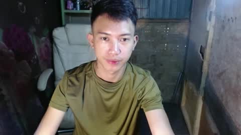 Snapshot of onebigloadxxx chatting on January 12, 5:45 am Wyn Will serve you and be your slave online show from January 12, 5:45 am