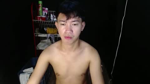 Snapshot of onebigloadxxx chatting on November 18, 6:01 pm Wyn Will serve you and be your slave online show from November 18, 6:01 pm