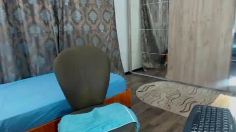 oneboy1x1 online show from April 16, 5:14 pm