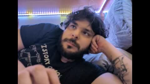 onecrew1 online show from September 20, 1:01 pm