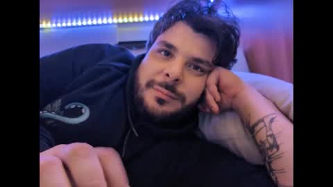 onecrew1 online show from October 3, 1:52 pm