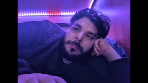 onecrew1 online show from October 30, 7:14 pm